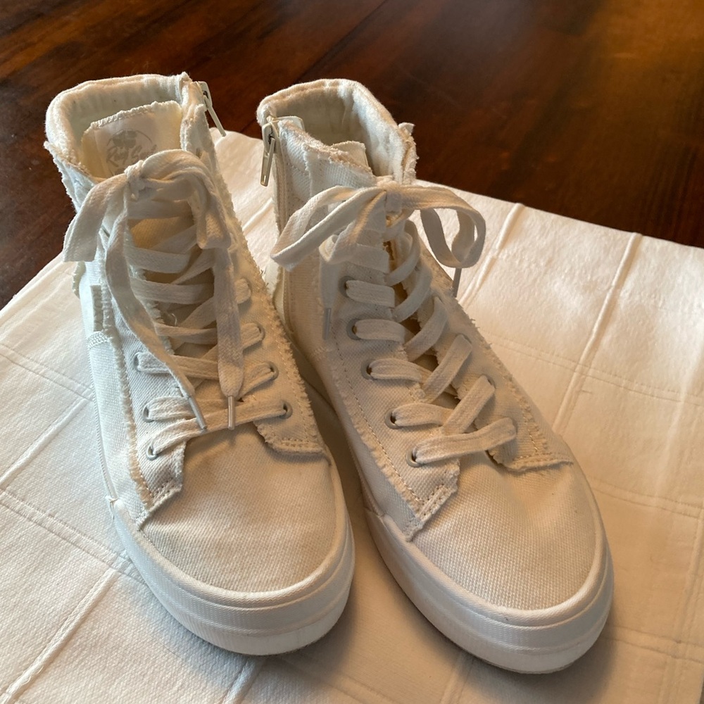 Roxy Rea mid sneaker size 8